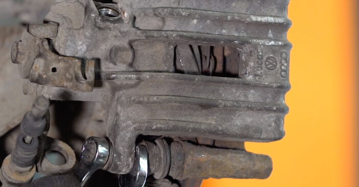 Trinn-for-trinn anbefalinger for hvordan du kan bytte Audi A1 8x 2014 1.4 TDI Bremsecaliper selv