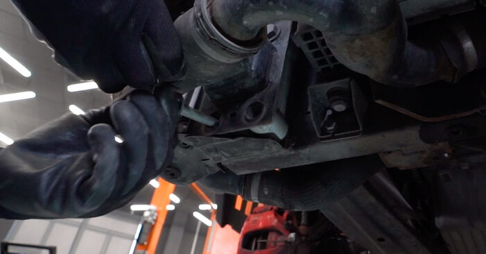 Abarth 500С Cabrio 1.4 (312.AXF1A, 312.AXD1A) 2011 Querlenker wechseln: Kostenfreie Reparaturwegleitungen