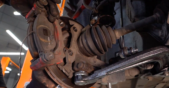 Tauschen Sie Bremsscheiben beim Abarth 500С Cabrio 2019 1.4 (312.AXF1A, 312.AXF11, 312.AXD1A) selber aus