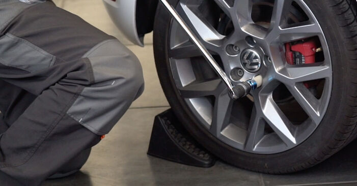 Cum să mentenanța Brat Suspensie VW Beetle Hatchback (5C1, 5C2) 1.2 TSI 2012 – manualele pas cu pas și ghidurile video