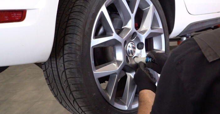 Priporočila korakov za DIY zamenjavo VW Passat B7 Alltrack 2013 2.0 TDI 4motion Ležaj Amortizerja