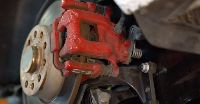 Hvordan man fjerner VW CORRADO Bremseklodser - nem at følge online instruktioner