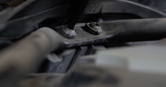 Svojpomocná výmena BMW X6 (E71, E72) xDrive 30 d 2013 Vzduchový filter – online tutoriál
