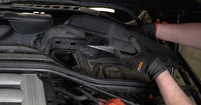 Wie lange braucht der Teilewechsel: Luftfilter am BMW E65 2009 - Einlässliche PDF-Wegleitung