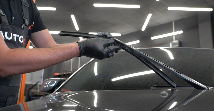 How to replace BMW 6 Coupe (E63) 645 Ci 2005 Wiper Blades - step-by-step manuals and video guides