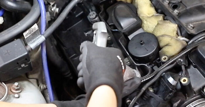 BMW X5 4.6 is Mass Air Flow Sensor replacement: online guides and video tutorials