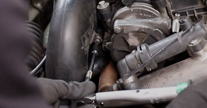 Vanskelighetsgrad: Bytte av Luftmengdemåler på BMW E39 Touring 530 i 2002 – last ned illustrert veiledning