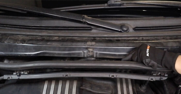 BMW E46 320d 2.0 2000 Luchtmassameter remplaceren: kosteloze garagehandleidingen