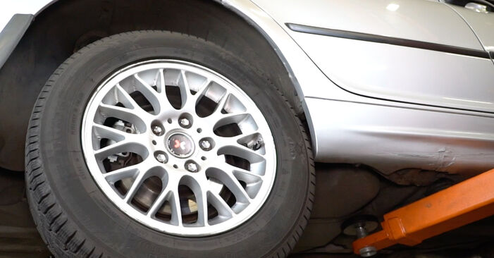BMW Z4 Susidėvėjimo indikatorius, stabdžių trinkelės keitimas: nemokamos remonto instrukcijos