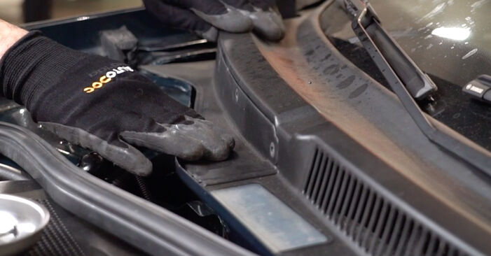Wie problematisch ist es, selber zu reparieren: Innenraumfilter beim VW BORA 2.0 2013 auswechseln – Downloaden Sie sich bebilderte Tutorials