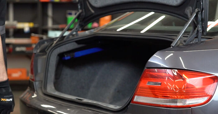Kako zamenjati Amortizer Pokrova Prtljažnika na BMW 3 SERIES - brezplačni PDF in video priročniki