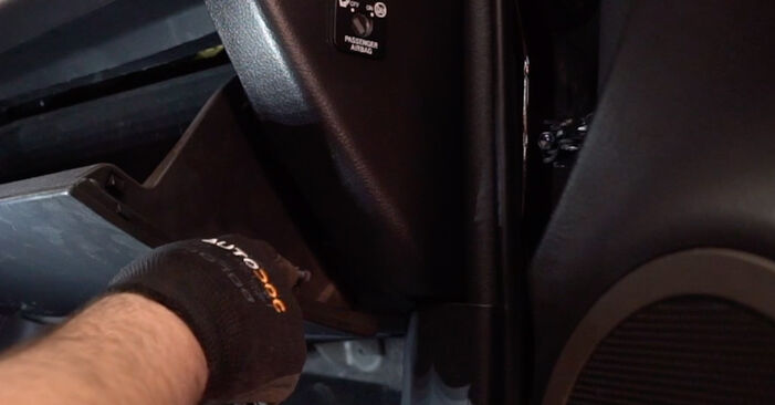 2012 Toyota Hilux N30 3.0 D 4WD (KUN26) Filtr powietrza kabinowy instrukcja wymiany krok po kroku