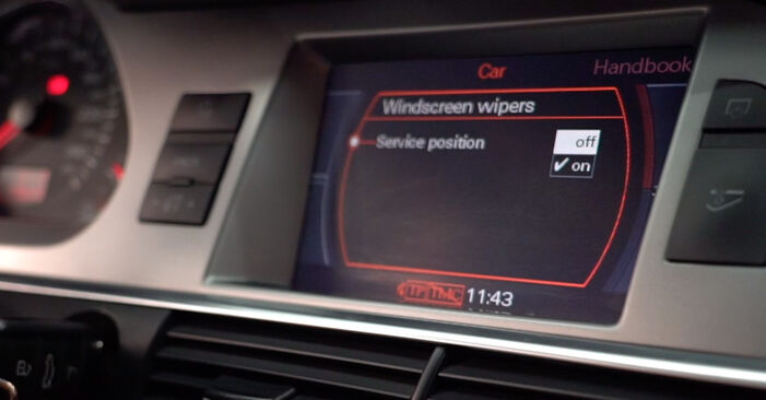 Kā nomainīt Stikla tīrītāja slotiņa AUDI A4 Cabrio (8H7, B6, 8HE, B7) 2007 - lejupielādējiet PDF rokasgrāmatas un video instrukcijas