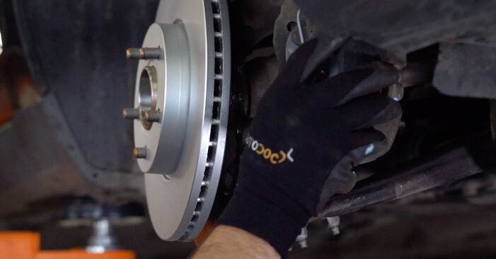 Replacing Brake Discs on FORD Focus Mk2 Kasten / Kombi 2006 1.6 TDCi by yourself