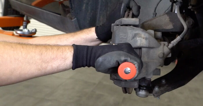 Changing Brake Discs on FORD Focus II Hatchback (DA_, HCP, DP) 2.5 ST 2007 by yourself