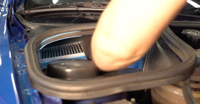 Wie man Innenraumfilter am Peugeot 206 Limousine 2007 ersetzt - Kostenfreie PDF- und Videotipps
