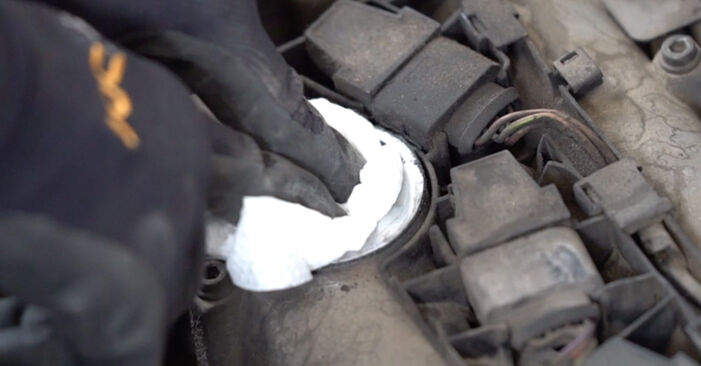 VW PASSAT 2010 Запалителна бобина стъпка по стъпка наръчник за смяна