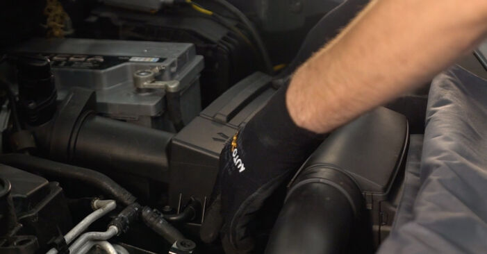 2022 VW Caddy 4 Kombi 1.0 TSI Filtr powietrza instrukcja wymiany krok po kroku