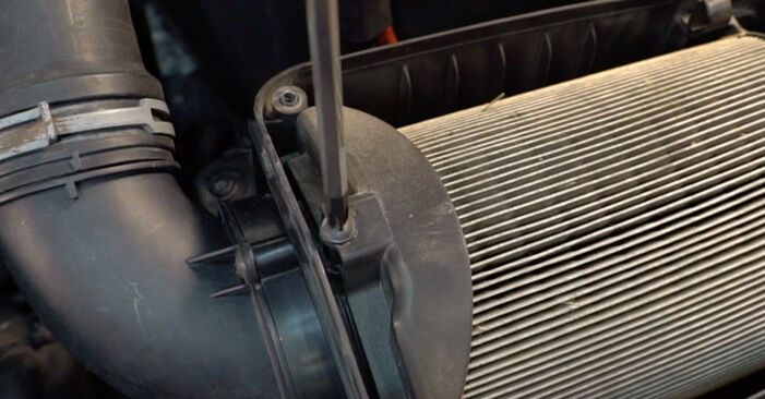 VW CADDY Zracni filter zamenjava: brezplačni priročnik delavnice