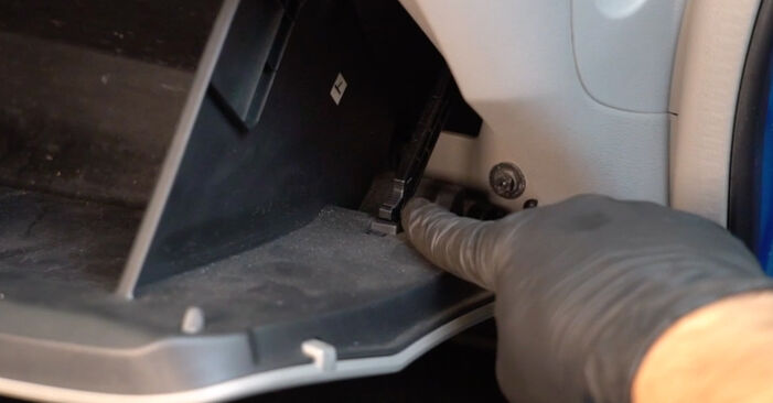 Πώς να αντικαταστήσετε HONDA CR-Z Φίλτρο αέρα εσωτερικού χώρου - εγχειρίδια βήμα προς βήμα και οδηγοί βίντεο