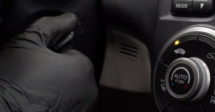 Wie lange benötigt das Auswechseln der Teile: Innenraumfilter beim Honda Civic 10 2023 - Detailliertes PDF-Tutorial