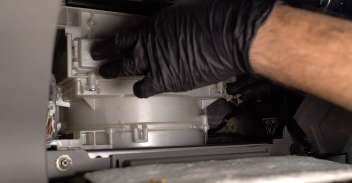 Hvordan skifte Kupefilter på HONDA CITY sedan (GM) 2013: Last ned PDF- og videoveiledninger