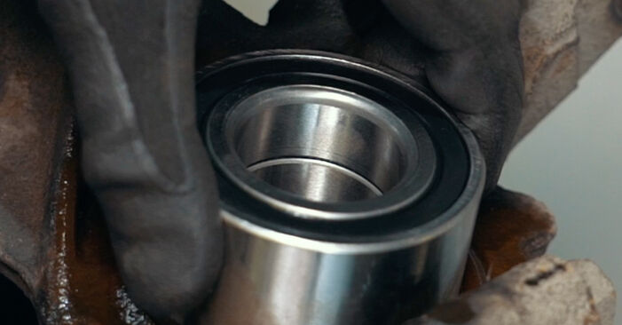 Schimbare Rulment roata Renault Grand Kangoo 1.5 dCi 90 (KW05, KW08, KW0G, KW11) 2010: manualele de atelier gratuite