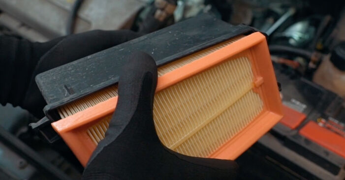 RENAULT LOGAN 1.6 16V (US1Y) Air Filter replacement: online guides and video tutorials