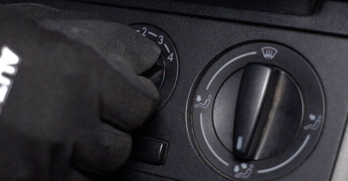 Filtr powietrza kabinowy w VW Lupo (6X1, 6E1) 1.4 2004 samodzielna wymiana - poradnik online
