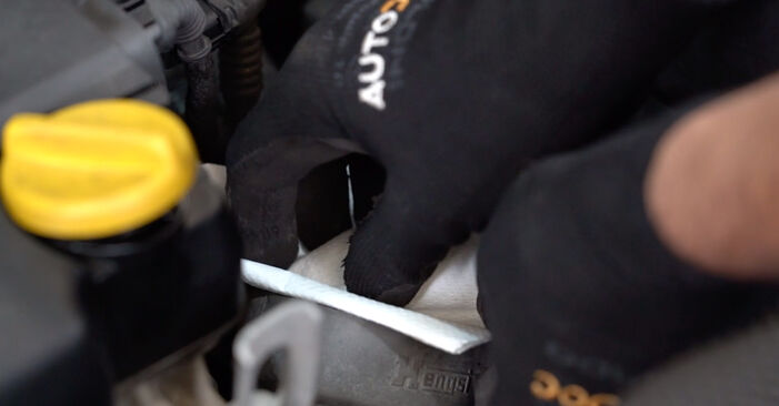 Wie schmierig ist es, selber zu reparieren: Ölfilter beim Opel Corsa D Van 1.2 (L08) 2012 wechseln – Downloaden Sie sich Bildanleitungen