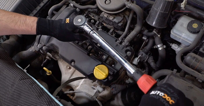 Tauschen Sie Zündkerzen beim Opel Astra G Classic 2008 1.4 16V (F08, F48) selber aus