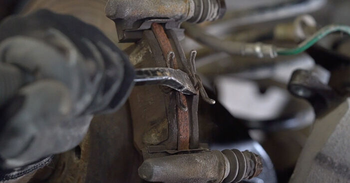 Wie lange braucht der Teilewechsel: Radlager am Renault Twingo 2 2015 - Einlässliche PDF-Wegleitung