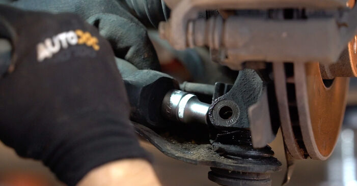 Wie schmierig ist es, selber zu reparieren: Querlenker beim Renault Megane II Kombi 1.5 dCi (KM1E) 2009 wechseln – Downloaden Sie sich Bildanleitungen