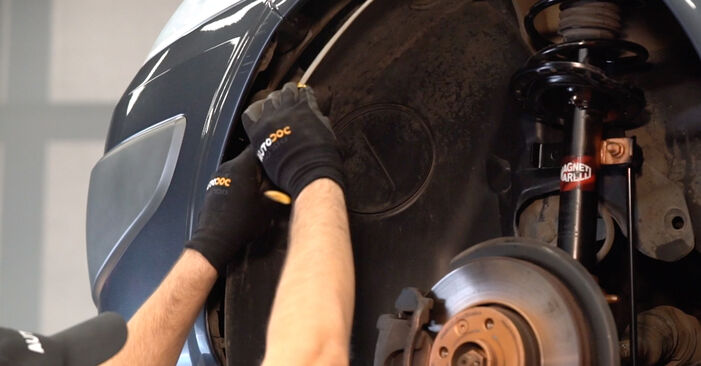 Wie schmierig ist es, selber zu reparieren: Querlenker beim Renault Megane 2 Grandtour 1.5 dCi (KM0F, KM0T, KM2B) 2009 wechseln – Downloaden Sie sich Bildanleitungen