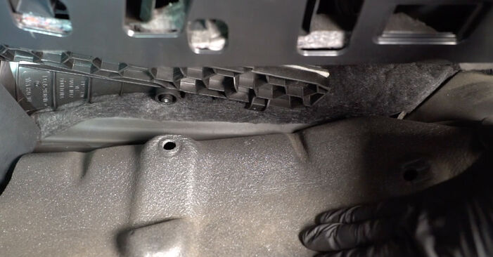 Audi TT Roadster 1.8 TFSI 2009 Innenraumfilter wechseln: Gratis Reparaturanleitungen