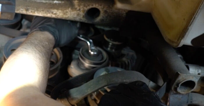 Audi A1 Sportback 8x 1.2 TFSI 2013 Keilrippenriemen wechseln: Gratis Reparaturanleitungen