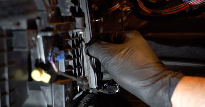 FORD KA+ Hatchback (UK, FK) 1.5 TDCi Filtr klimatyzacji wymiana: przewodniki online i samouczki wideo