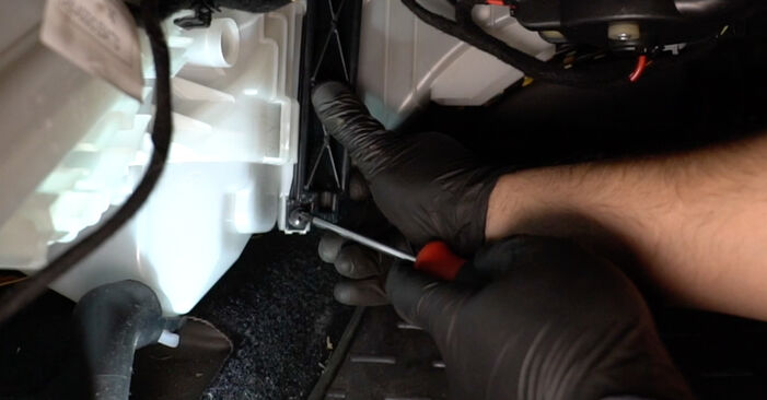 FIAT Doblo II Van / Kombi (263) 1.6 D Multijet Filtr klimatyzacji wymiana: przewodniki online i samouczki wideo