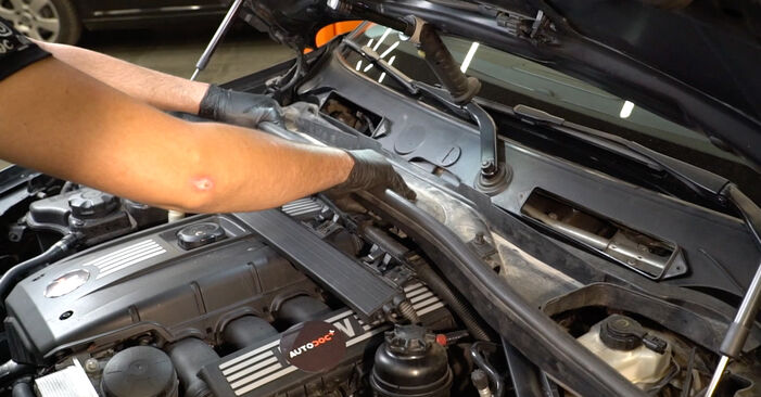 BMW Z4 Uždegimo ritė keitimas: nemokamos remonto instrukcijos