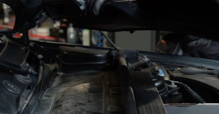 Cómo reemplazar Bobina de Encendido en un BMW 5 GT (F07) 530d 3.0 2010 - manuales paso a paso y guías en video
