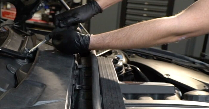 Substituição de BMW X6 xDrive 35 d Bobina de Ignição: guias online e tutoriais em vídeo