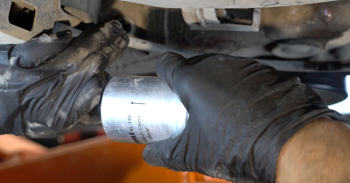 Wie problematisch ist es, selber zu reparieren: Kraftstofffilter beim Seat Arosa 6h 1.4 2003 auswechseln – Downloaden Sie sich bebilderte Tutorials