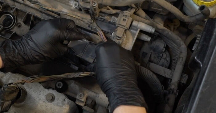 Wie schmierig ist es, selber zu reparieren: Zündspule beim Seat Ibiza IV Sportcoupe 1.6 TDI 2014 wechseln – Downloaden Sie sich Bildanleitungen