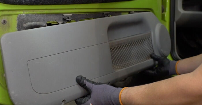 VW Lupo 6x1 1.0 2000 Mechanizmu zdvíhania okien výmena: bezplatné návody z našej dielne