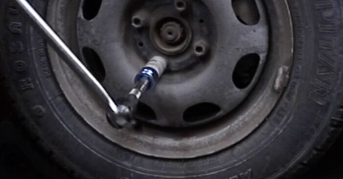 VW Caddy 2 Pickup 1.6 1998 Stoßdämpfer wechseln: Gratis Reparaturanleitungen