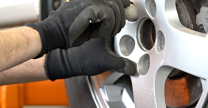 Skoda Rapid Limousine 1.6 2013 Spurstangenkopf wechseln: Gratis Reparaturanleitungen