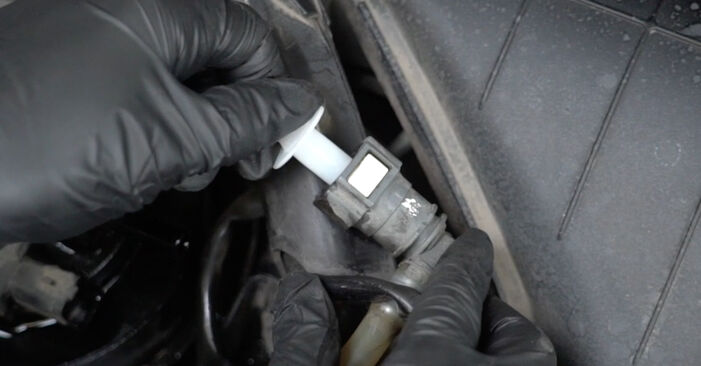 How to remove PEUGEOT EXPERT 2.0 HDi 140 2011 Fuel Filter - online easy-to-follow instructions