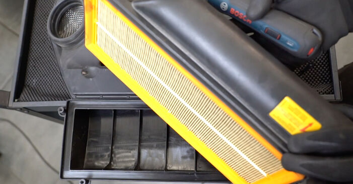 Hvordan skifte MERCEDES-BENZ S-CLASS 2013 Luftfilter trinn–for–trinn veiledning