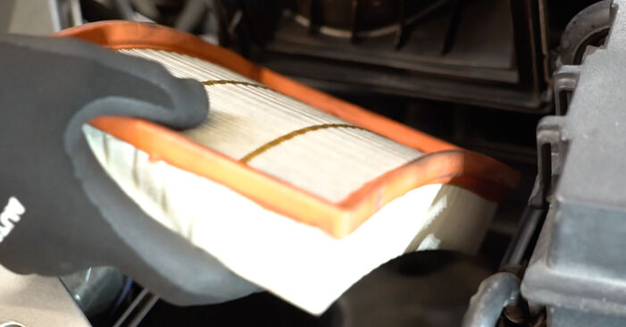 Changing Air Filter on FORD Focus II Hatchback (DA_, HCP, DP) 2.5 ST 2007 by yourself
