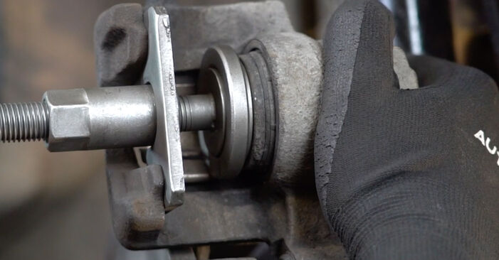 Wie lange braucht der Teilewechsel: Bremsscheiben am Fiat Idea 350 2011 - Einlässliche PDF-Wegleitung